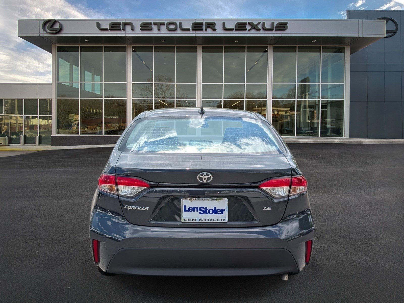 Used 2023 Toyota Corolla LE FWD image 4