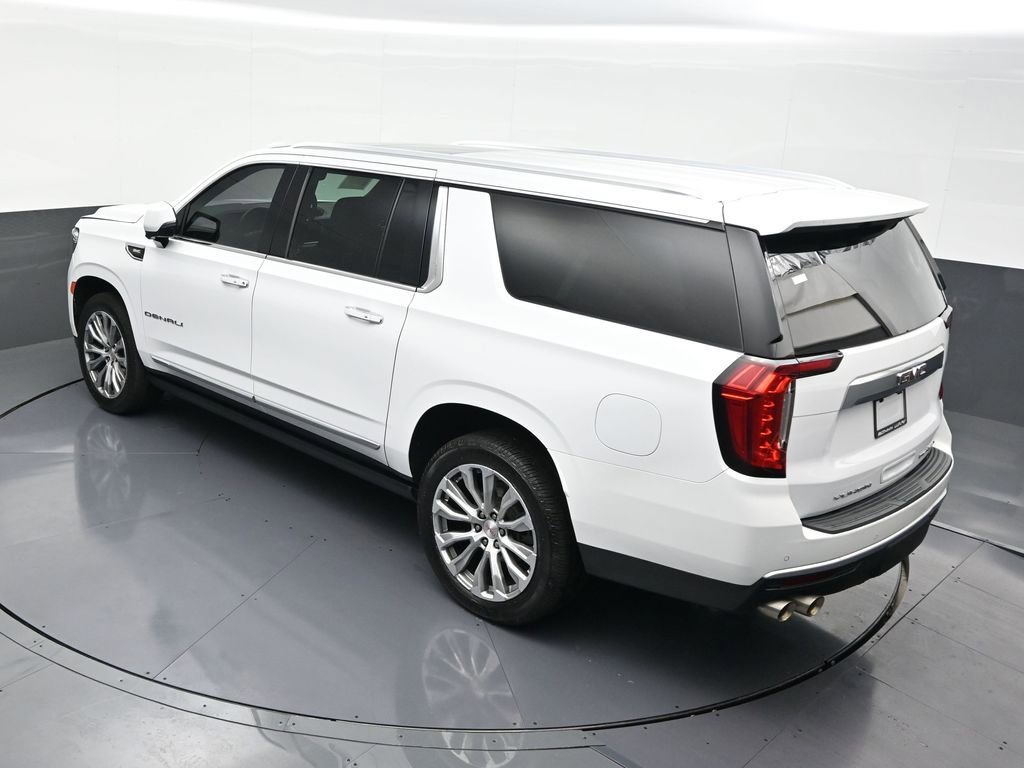 Used 2022 GMC Yukon XL Denali w/ Denali Premium Package image 19