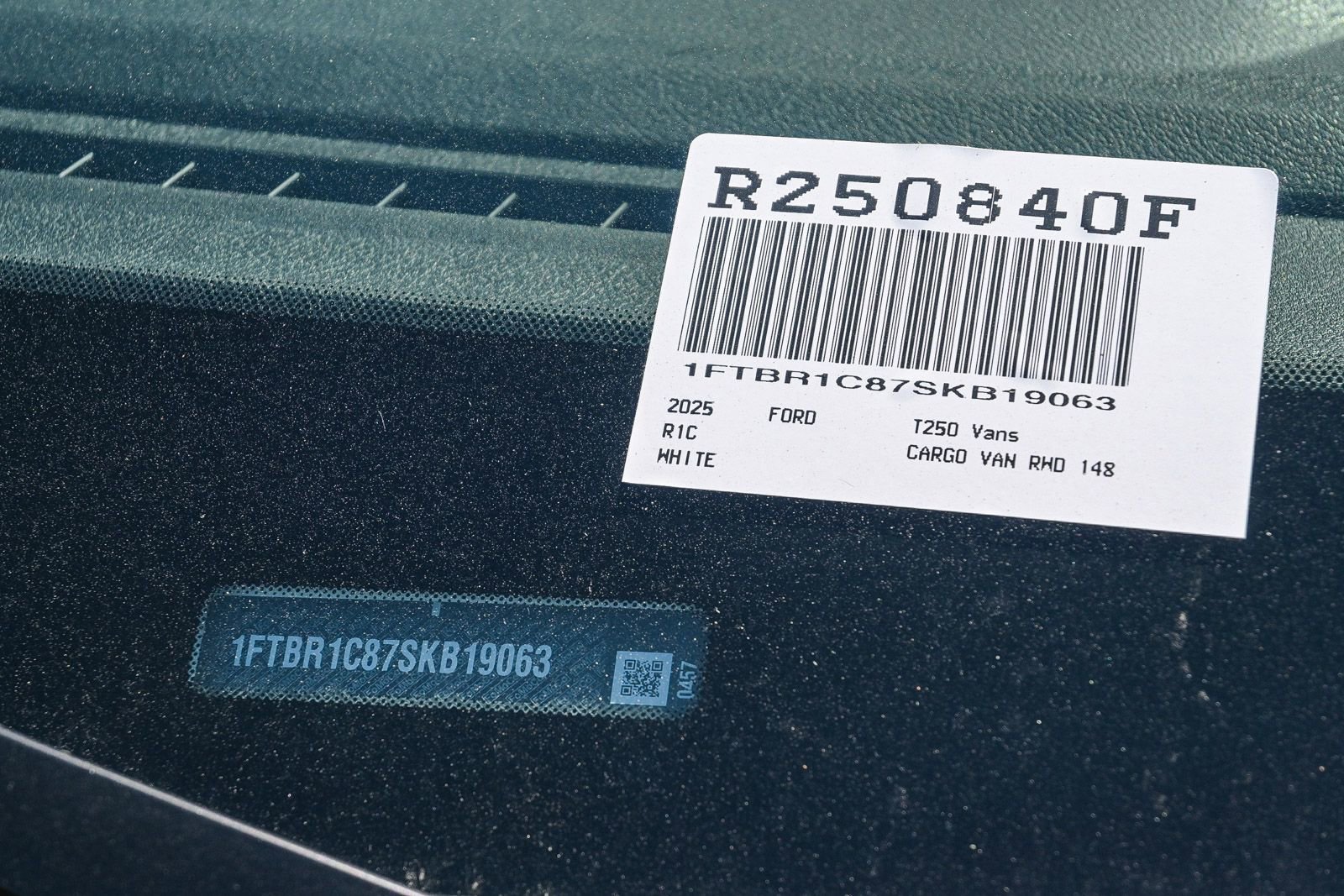 New 2025 Ford Transit 250 148 Medium Roof w/ Load Area Protection Package image 34