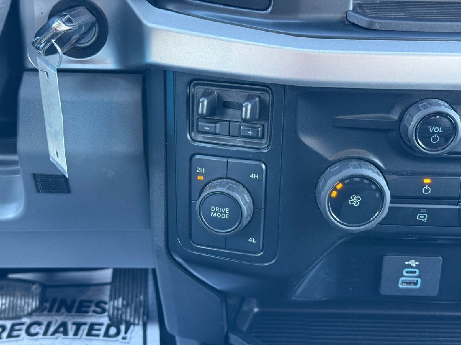 Used 2025 Ford F350 XLT image 28