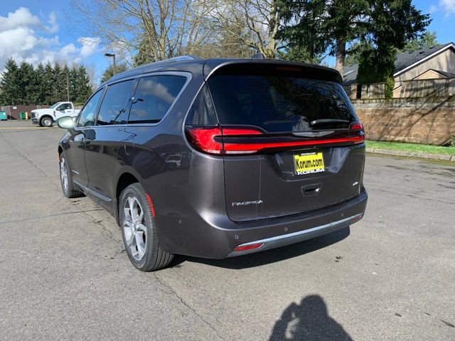Used 2021 Chrysler Pacifica Pinnacle image 3