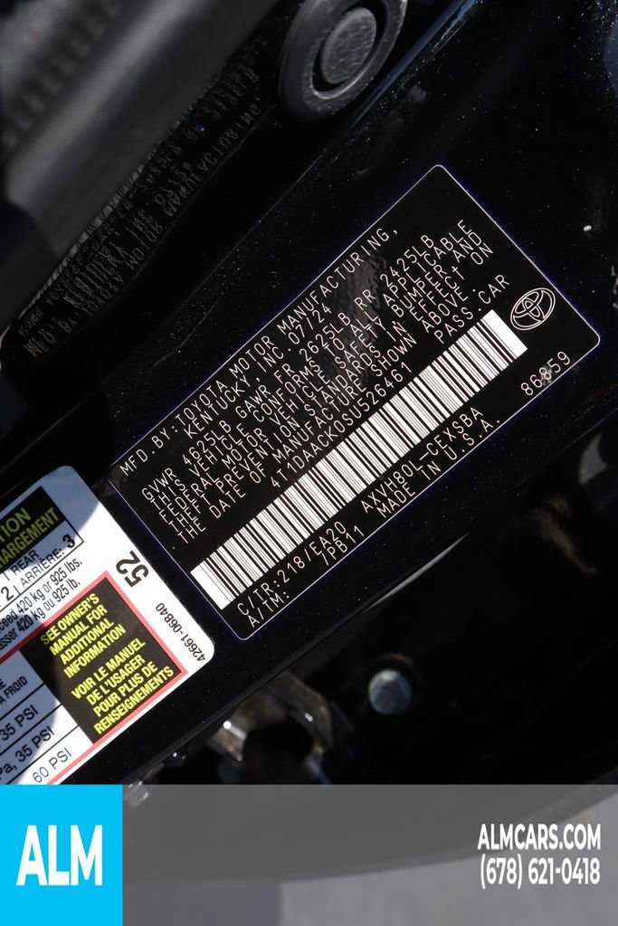 Used 2025 Toyota Camry SE image 38