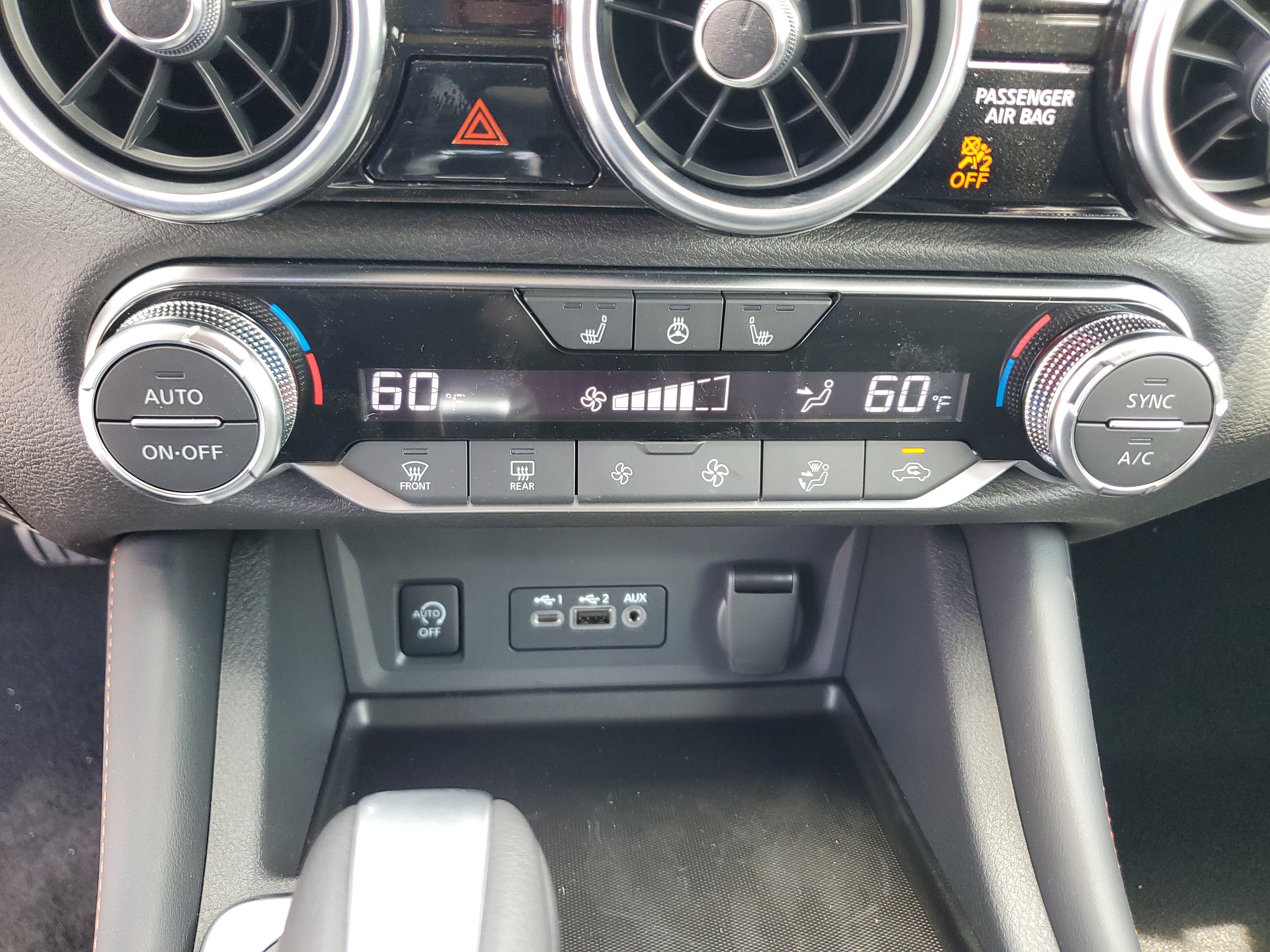 Used 2025 Nissan Sentra SR w/ SR Premium Package FWD image 19
