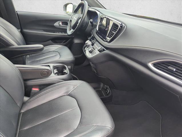 Used 2021 Chrysler Pacifica Touring-L w/ S Appearance Package FWD image 20
