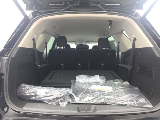 New 2026 Nissan Pathfinder SV w/ SV Premium Package FWD image 12