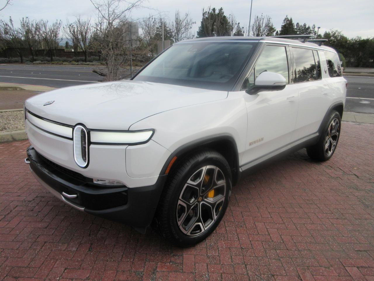 Used 2023 Rivian R1S Launch Edition