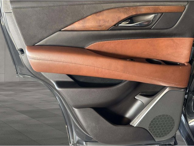 Used 2019 Cadillac Escalade Premium Luxury image 24