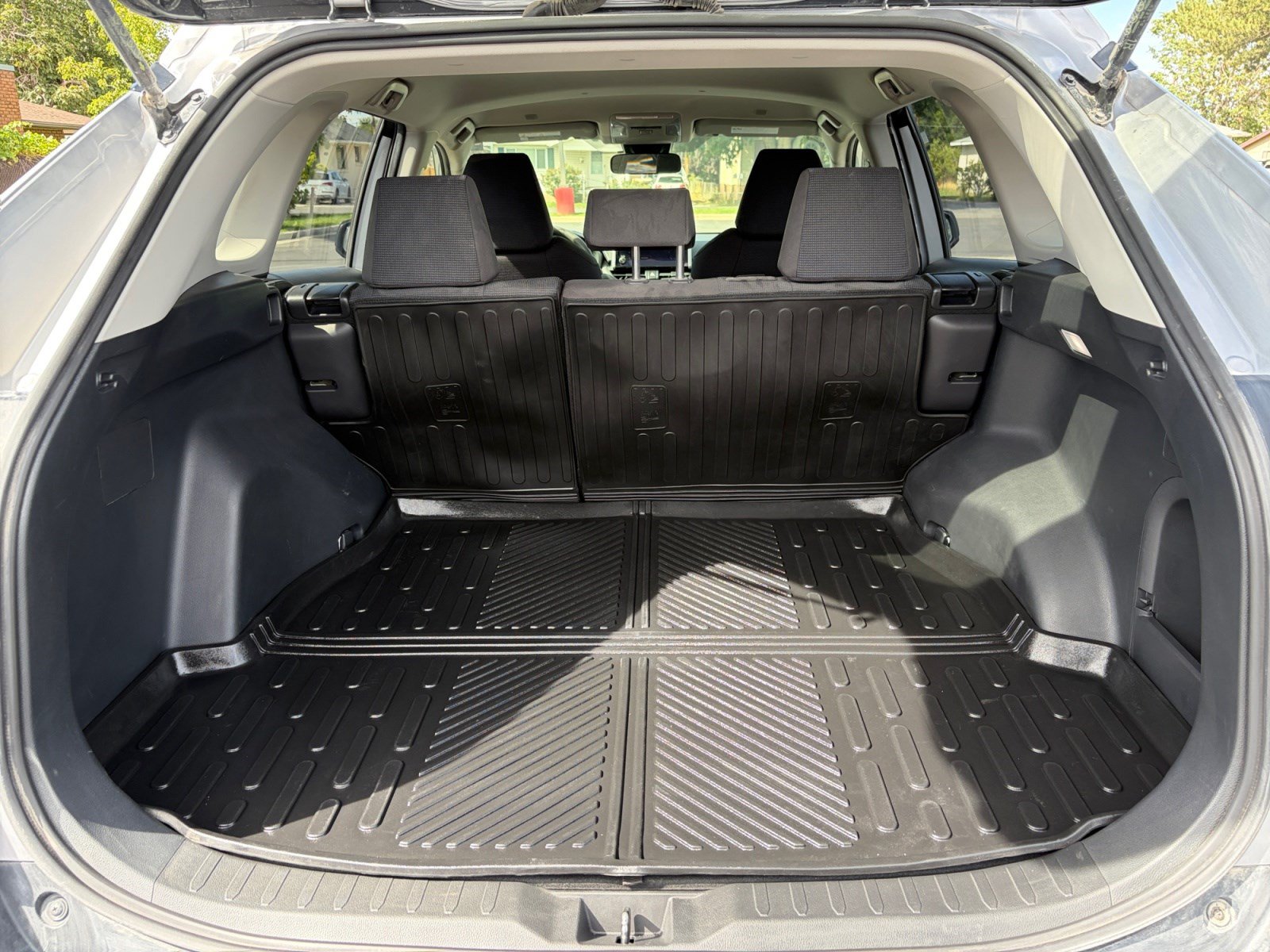 Used 2023 Toyota RAV4 LE AWD/4WD image 26