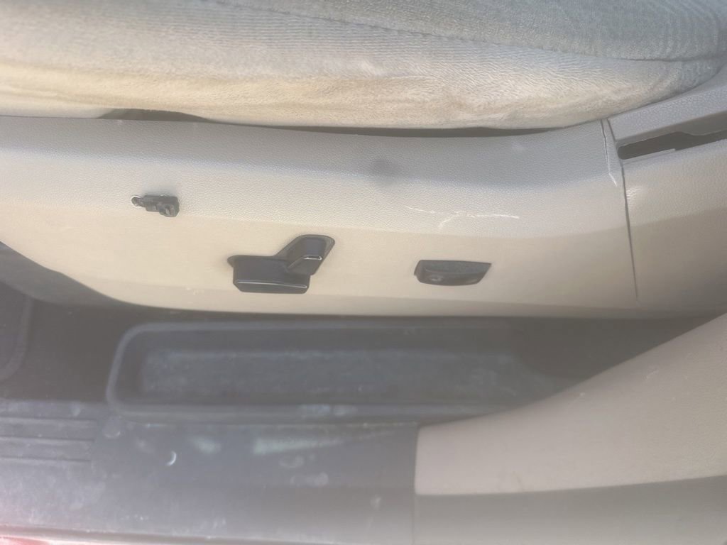 Used 2014 Dodge Grand Caravan SXT image 19