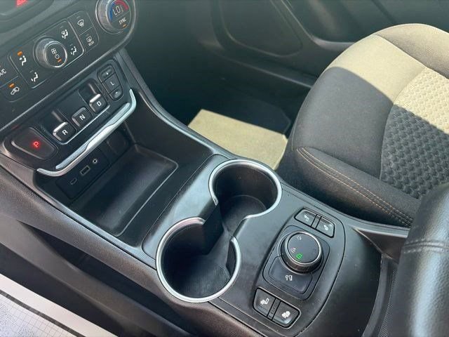 Used 2019 GMC Terrain SLE AWD/4WD image 24