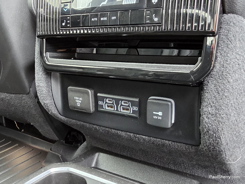 Used 2022 Jeep Wagoneer Series III w/ Premium Group I AWD/4WD image 57