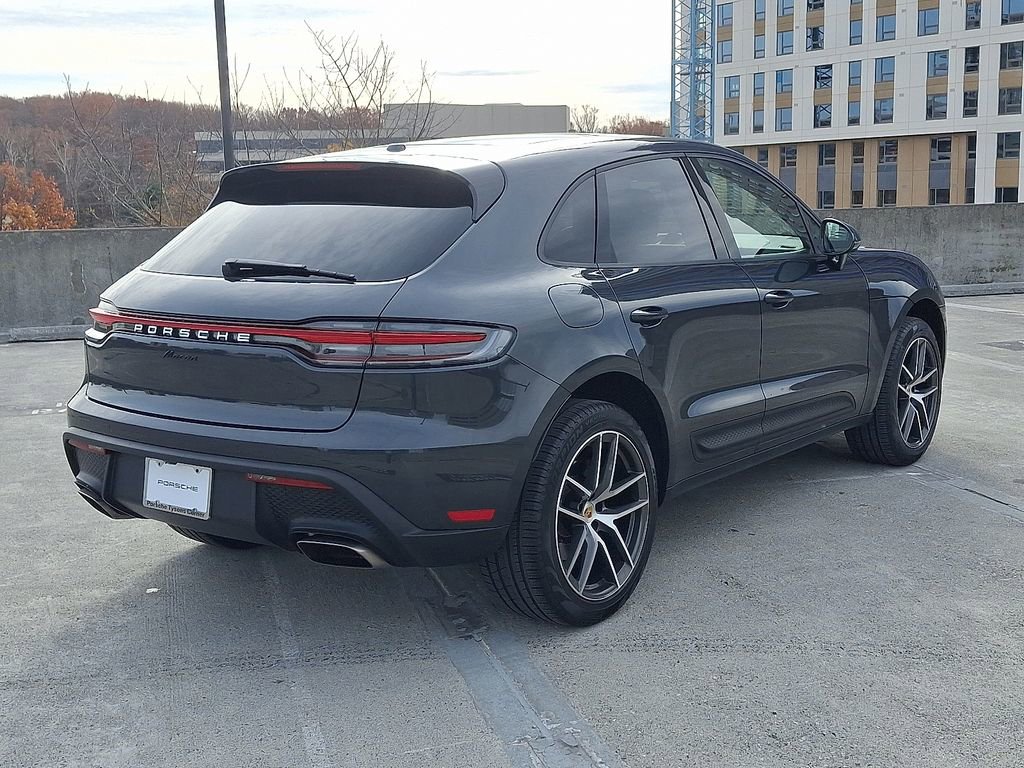 Used 2025 Porsche Macan image 8