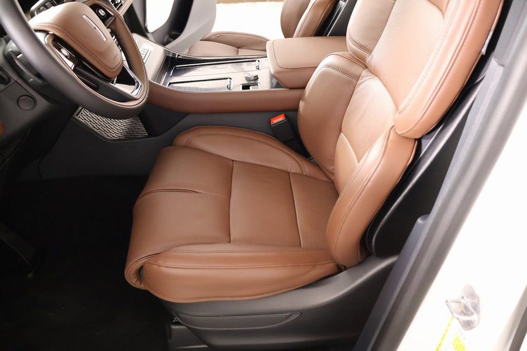 New 2026 Lincoln Aviator Reserve w/ Luxury Package image 11