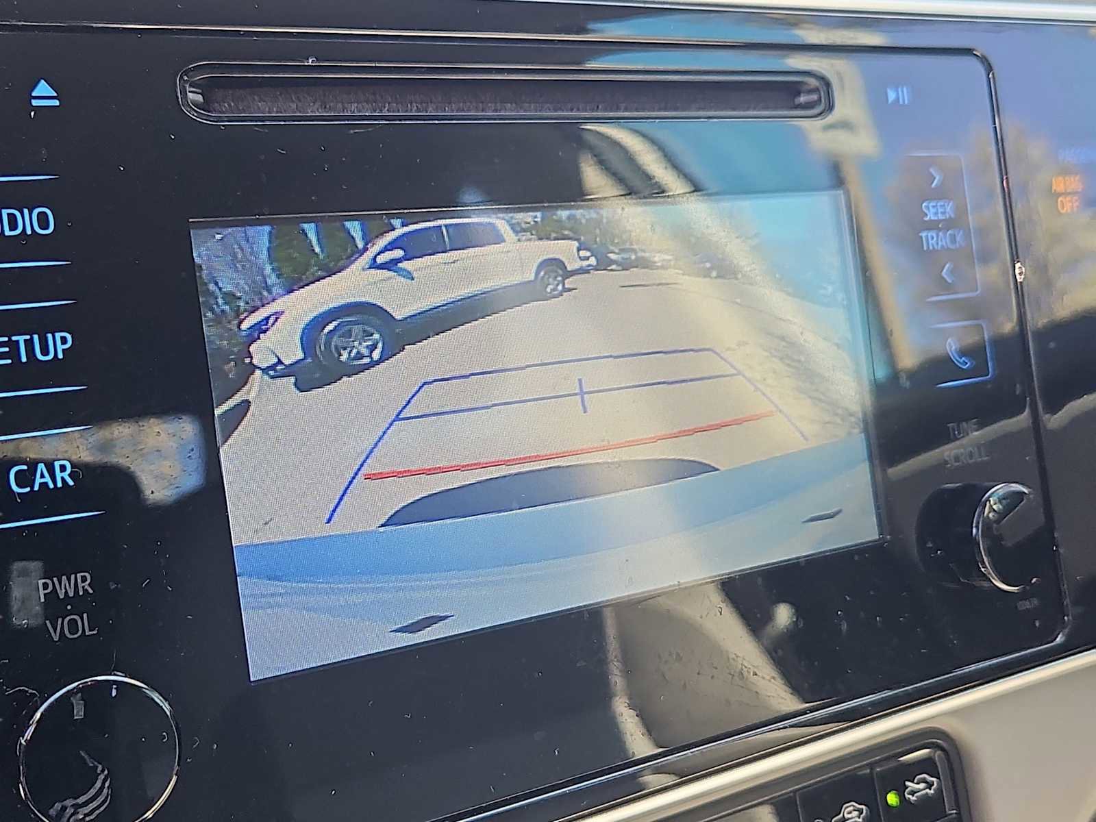 Used 2018 Toyota Corolla LE FWD image 15