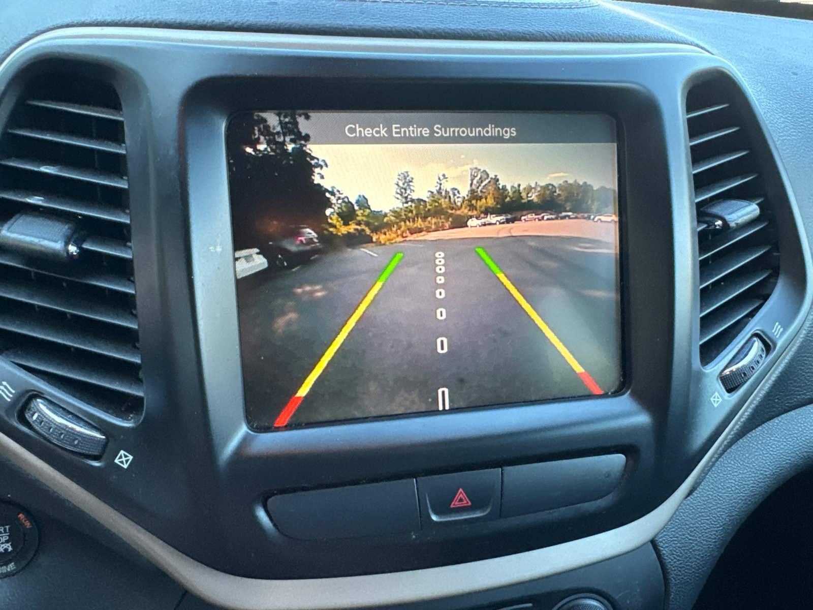 Used 2016 Jeep Cherokee Limited FWD image 29