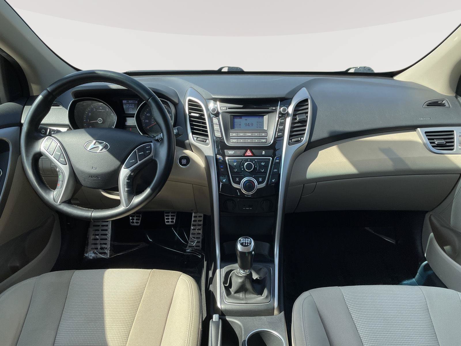 Used 2013 Hyundai Elantra GT w/ Touch & Go Pkg FWD image 4