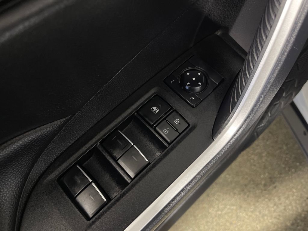 Certified 2025 Toyota RAV4 XLE FWD image 16