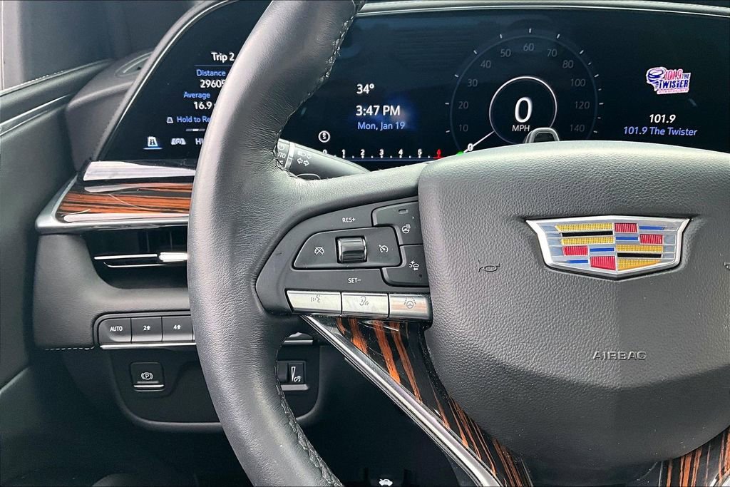 Used 2024 Cadillac Escalade ESV Premium Luxury image 20