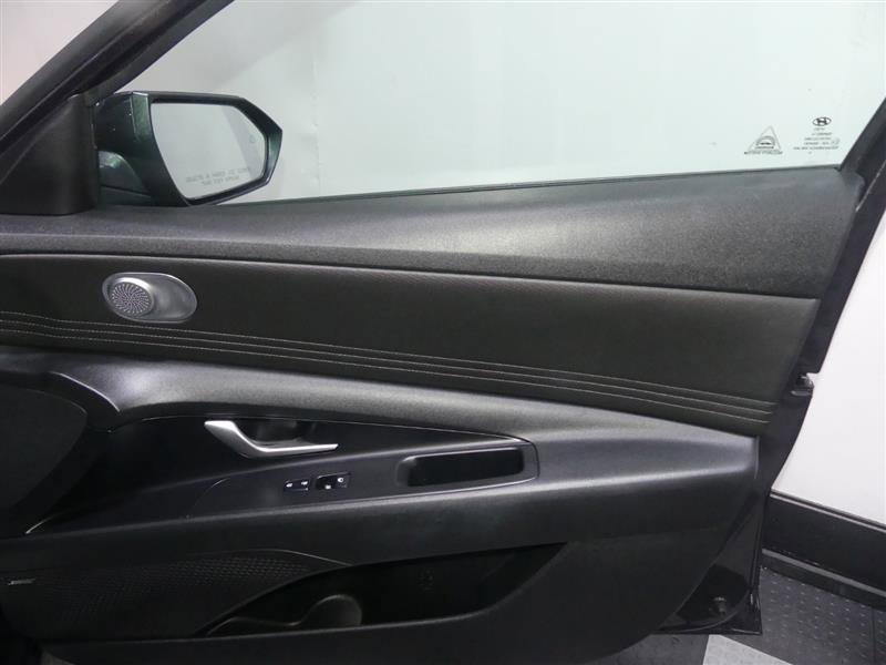 Used 2021 Hyundai Elantra SEL w/ Convenience + Premium Package FWD image 19