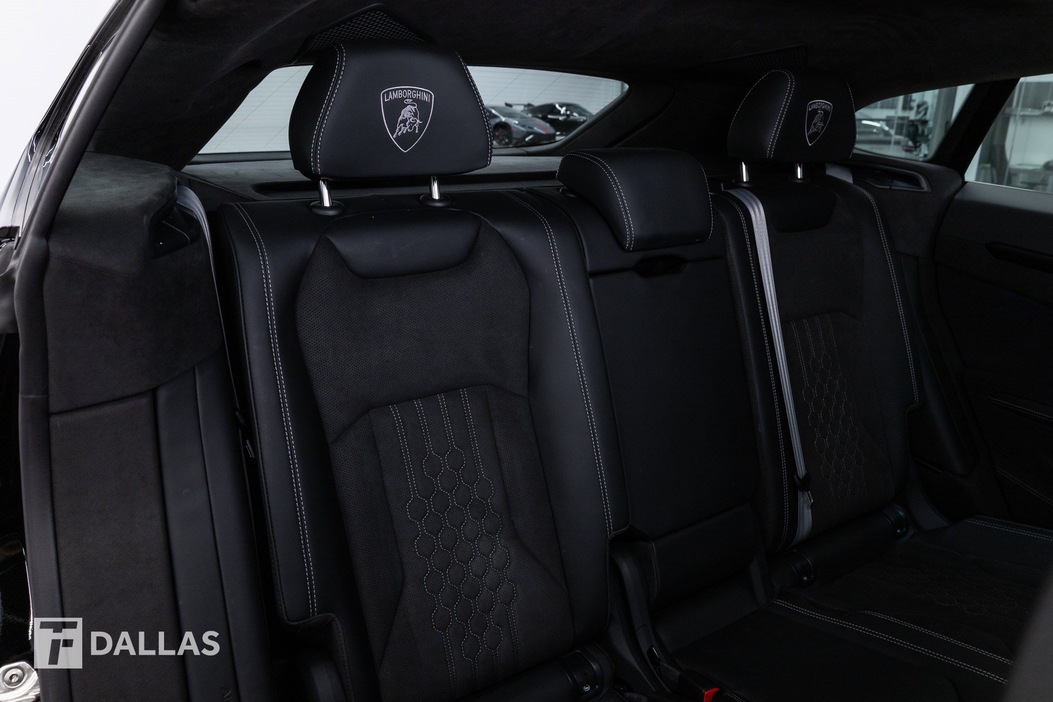 Used 2026 Lamborghini Urus SE AWD/4WD image 41
