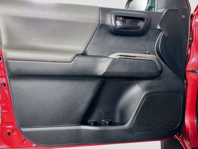 Certified 2018 Toyota Tacoma SR5 AWD/4WD image 12