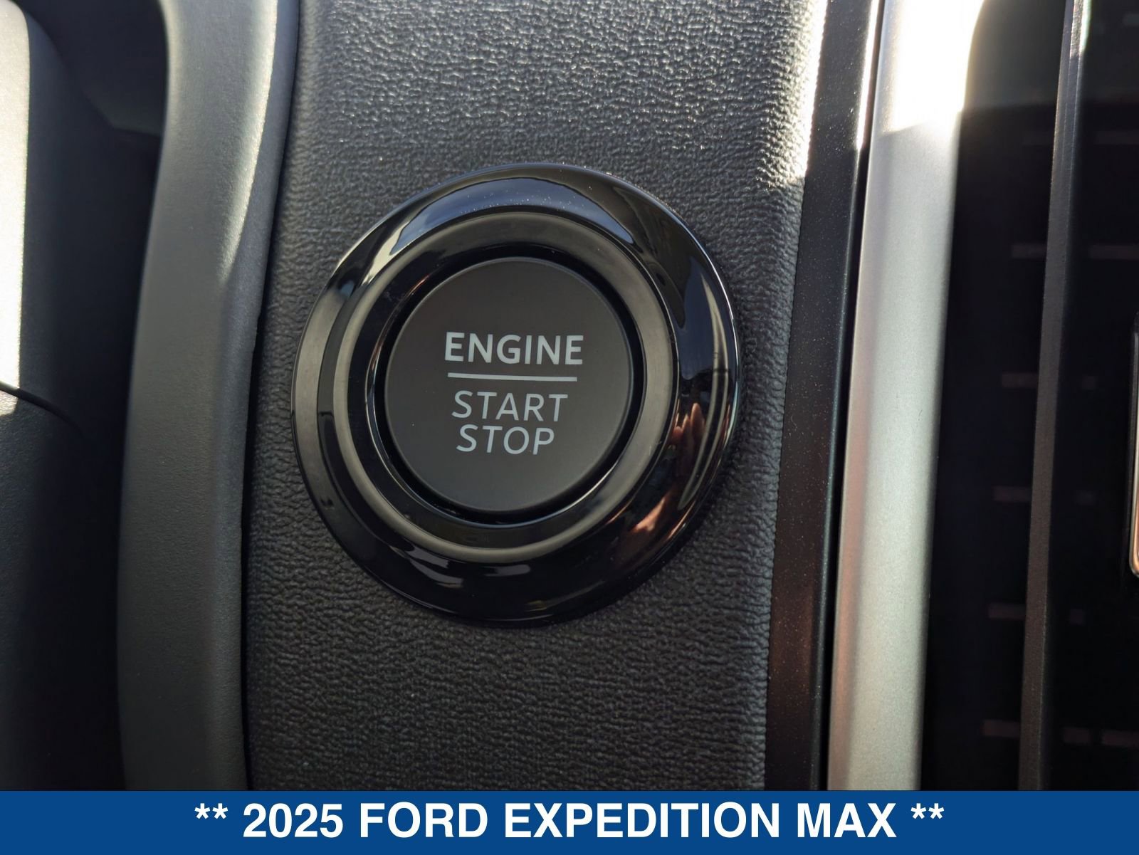 New 2025 Ford Expedition Max Active RWD image 40