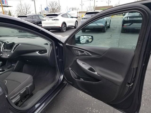 Used 2023 Chevrolet Malibu LT FWD image 18