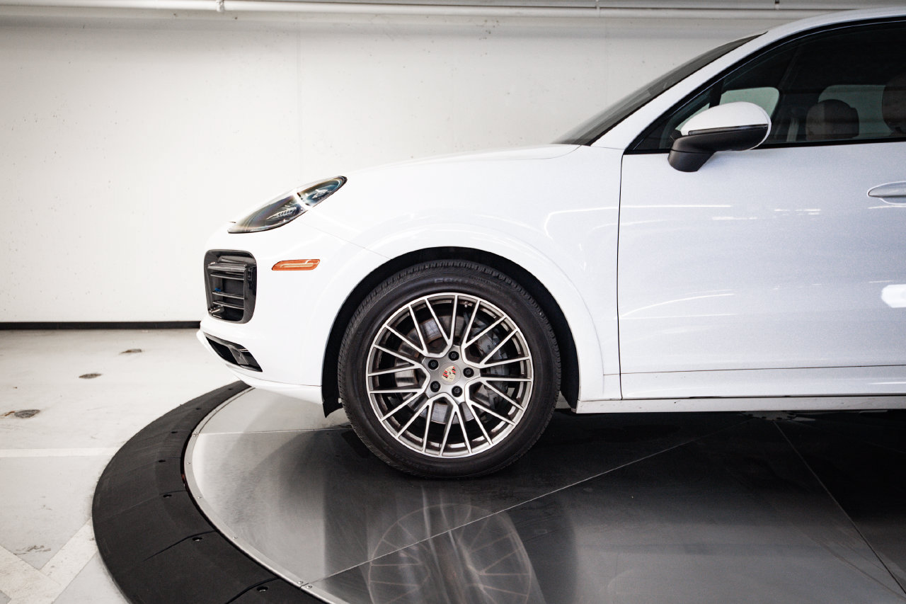 Used 2023 Porsche Cayenne S Platinum AWD/4WD image 11