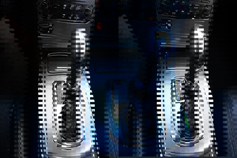 Used 2011 INFINITI G25 x w/ Moonroof Pkg image 8