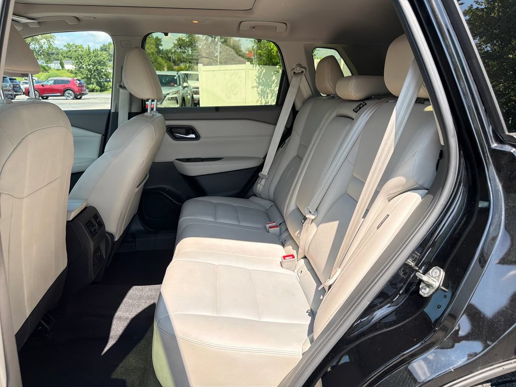 Used 2023 Nissan Rogue SL w/ SL Premium Package FWD image 30