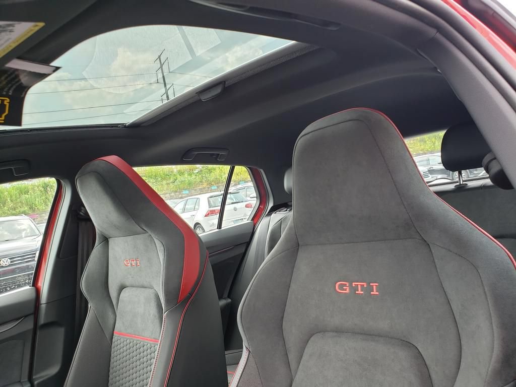 New 2026 Volkswagen GTI SE FWD image 7