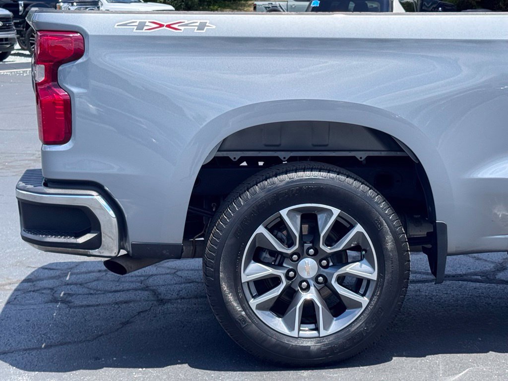 Used 2024 Chevrolet Silverado 1500 LT AWD/4WD image 41