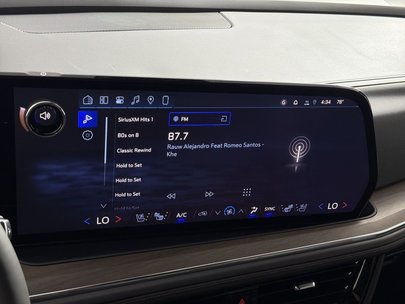 New 2026 Chevrolet Tahoe High Country AWD/4WD image 17