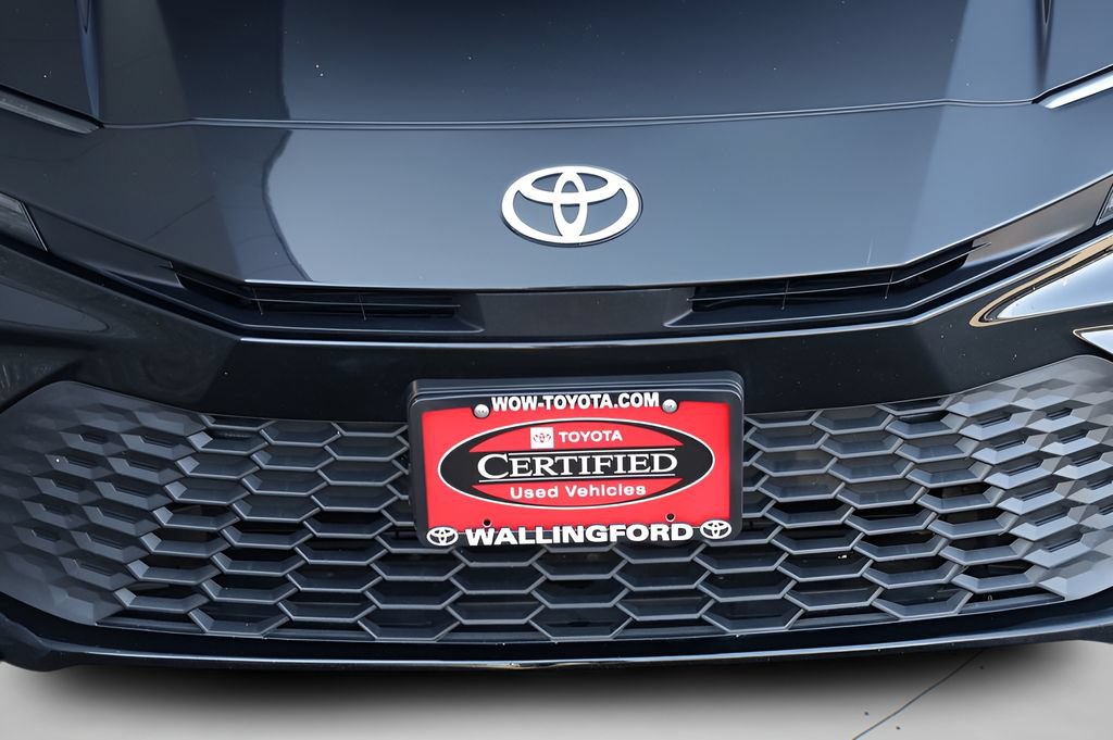Used 2025 Toyota Camry SE FWD image 8