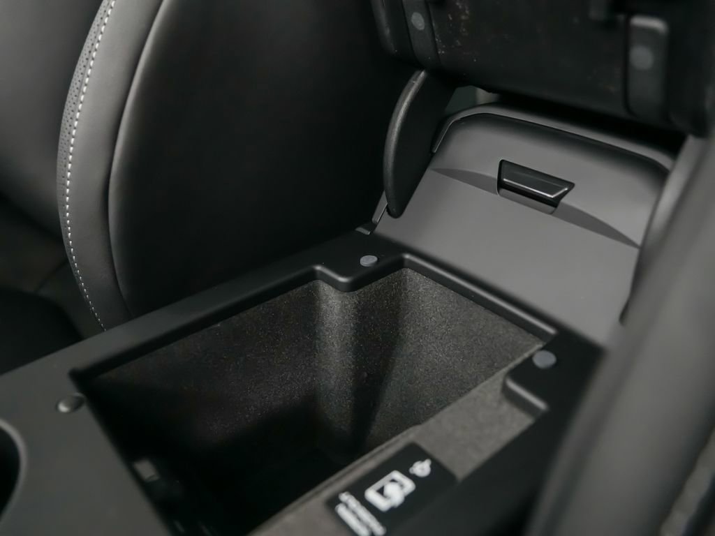 New 2026 Porsche Macan GTS AWD/4WD image 35