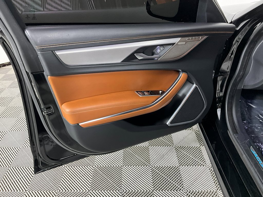 Used 2022 Jaguar XF R-Dynamic SE image 19