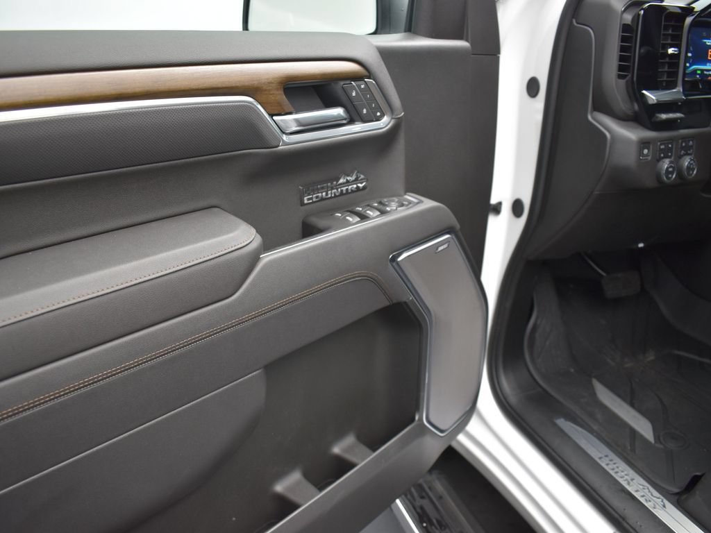 New 2025 Chevrolet Silverado 1500 High Country AWD/4WD image 11