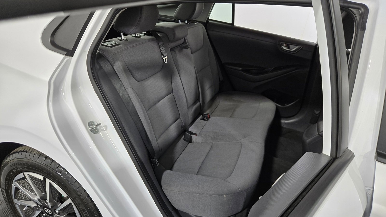 Used 2021 Hyundai Ioniq SE image 30