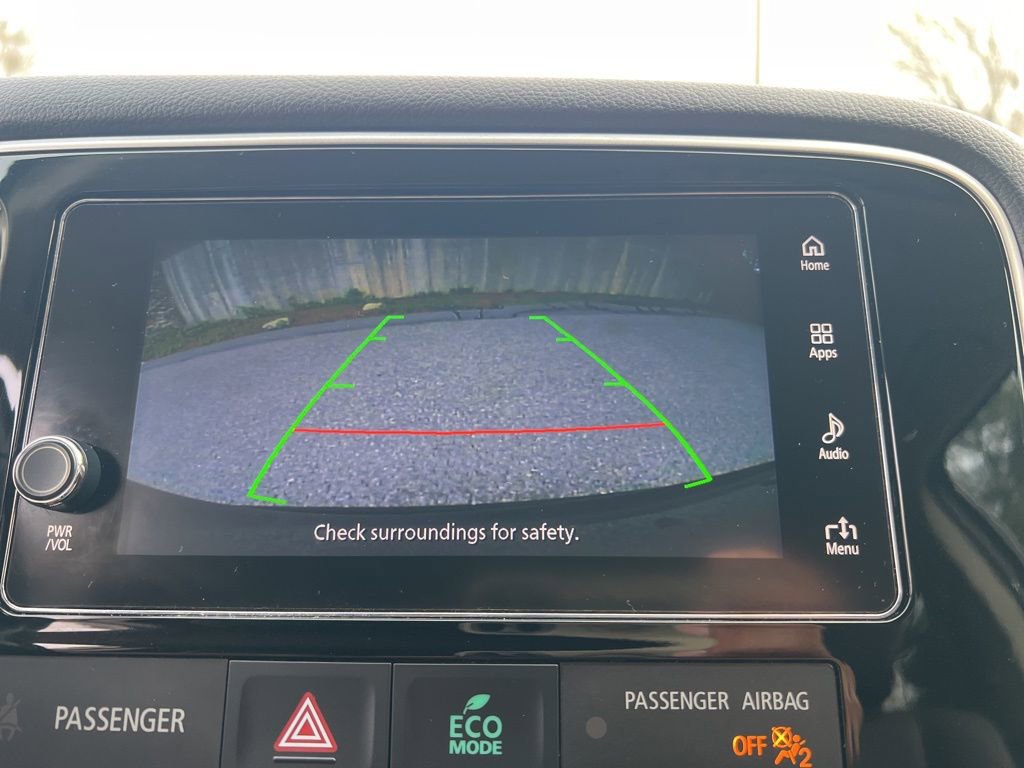 Used 2018 Mitsubishi Outlander 4WD Plug-In Hybrid image 21