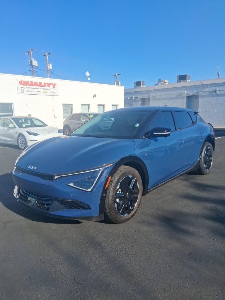 Used 2025 Kia EV6 Wind RWD image 2