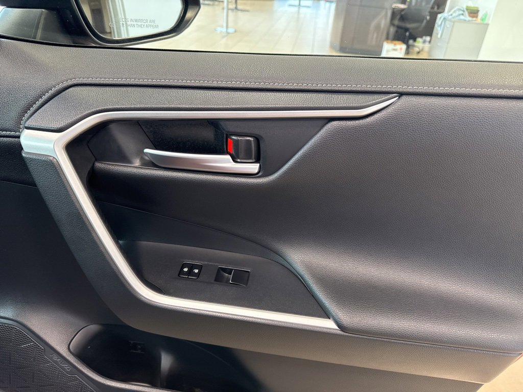 Used 2019 Toyota RAV4 Limited image 20