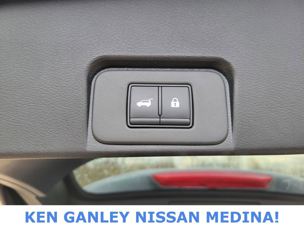 Certified 2025 Nissan Rogue SV FWD image 45