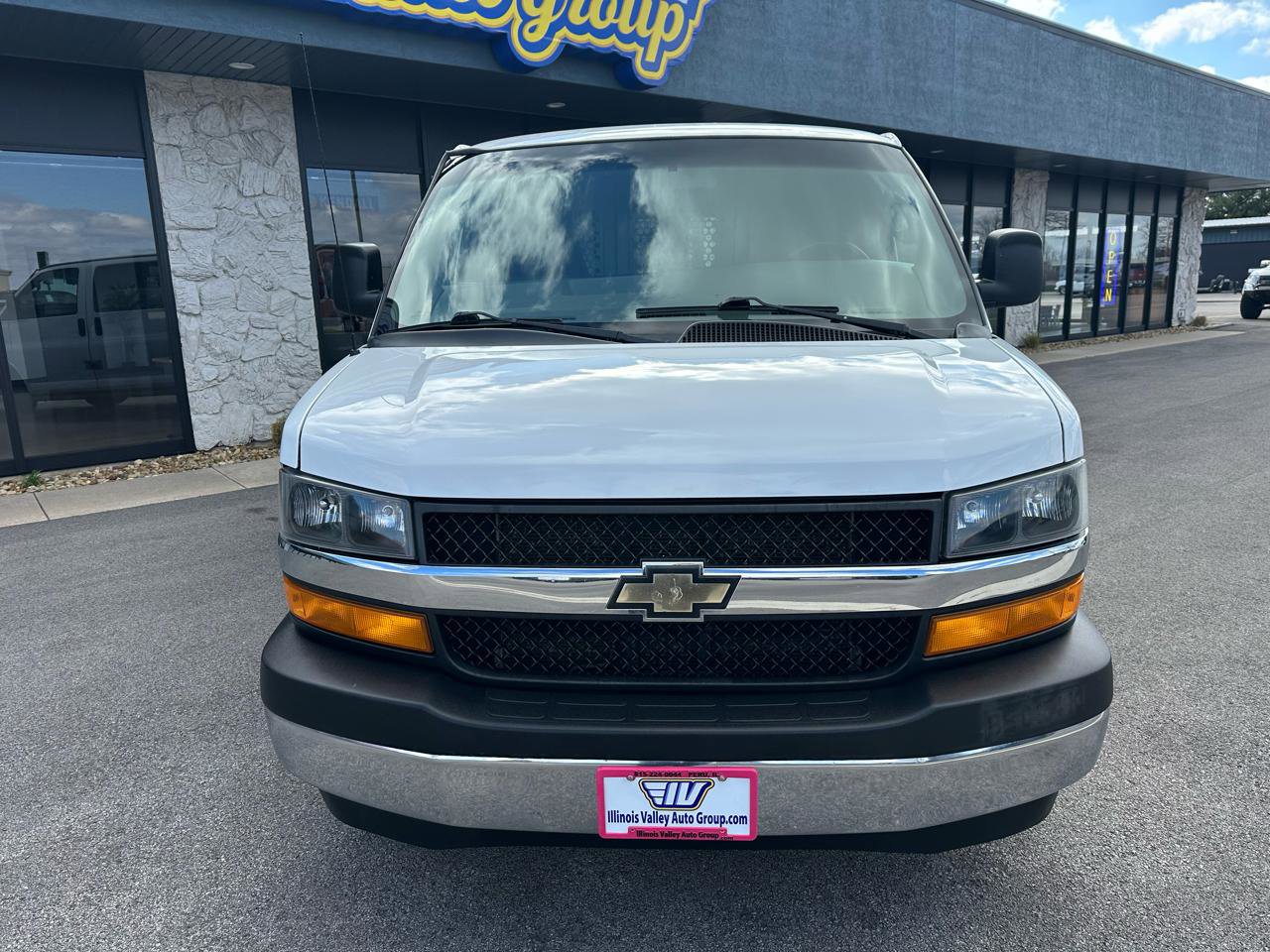 Used 2018 Chevrolet Express 2500 w/ Driver Convenience Package image 10