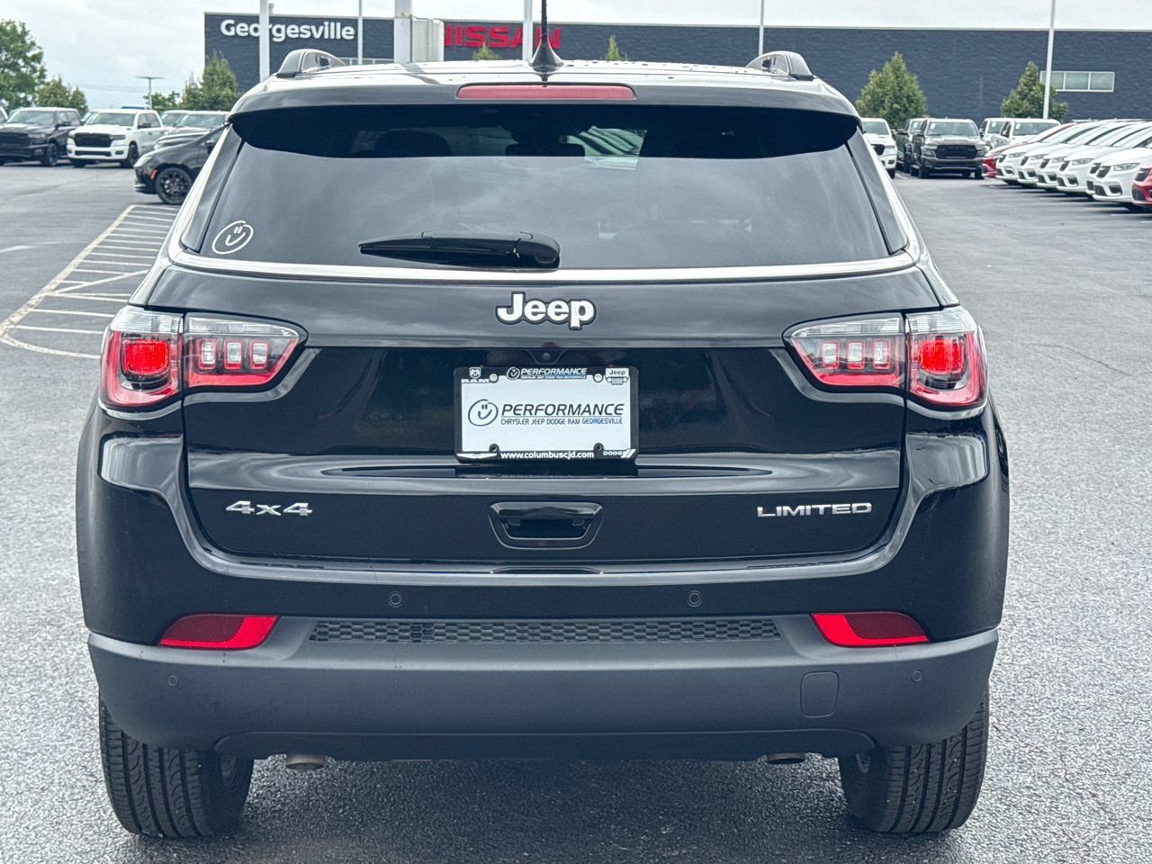 Used 2025 Jeep Compass Limited w/ Sun & Sound Group AWD/4WD image 4
