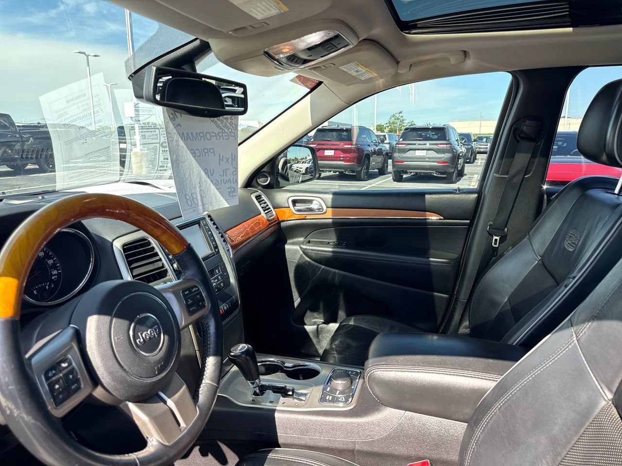 Used 2012 Jeep Grand Cherokee Overland AWD/4WD image 12
