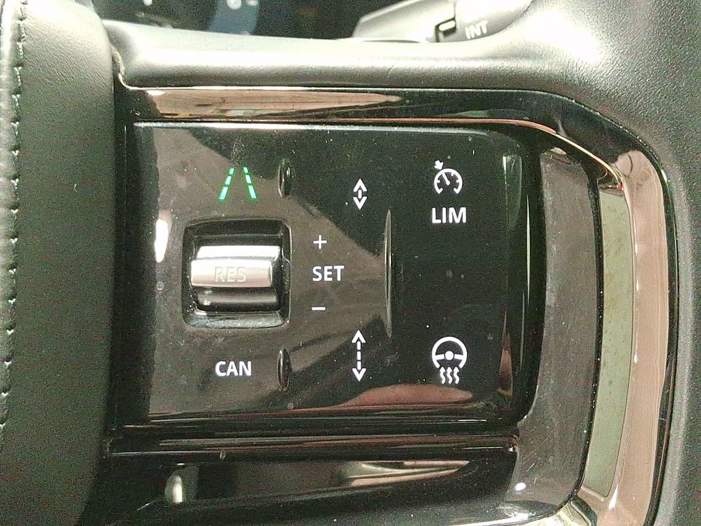 Used 2025 Land Rover Range Rover Velar Dynamic SE AWD/4WD image 30