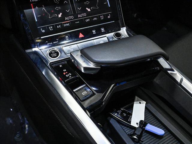 Certified 2022 Audi e-tron Premium Plus w/ Premium Plus Package image 12