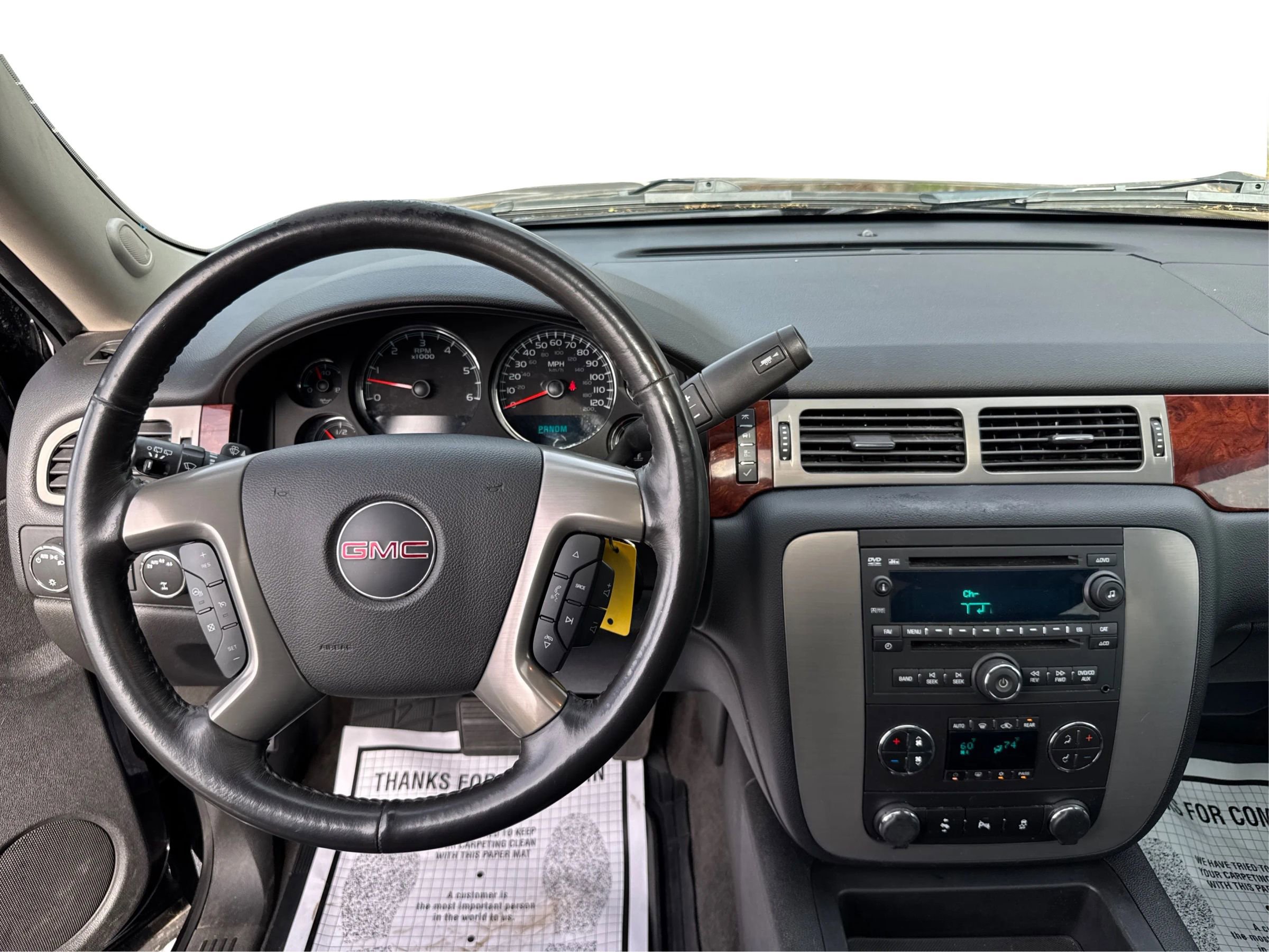 Used 2014 GMC Yukon SLT w/ SLT-2 Equipment Package AWD/4WD image 26