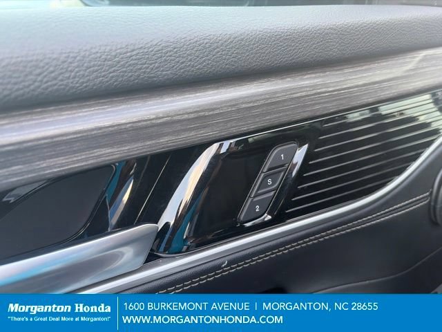 Used 2024 Jeep Wagoneer L Series II w/ Flexible Seating Group AWD/4WD image 13