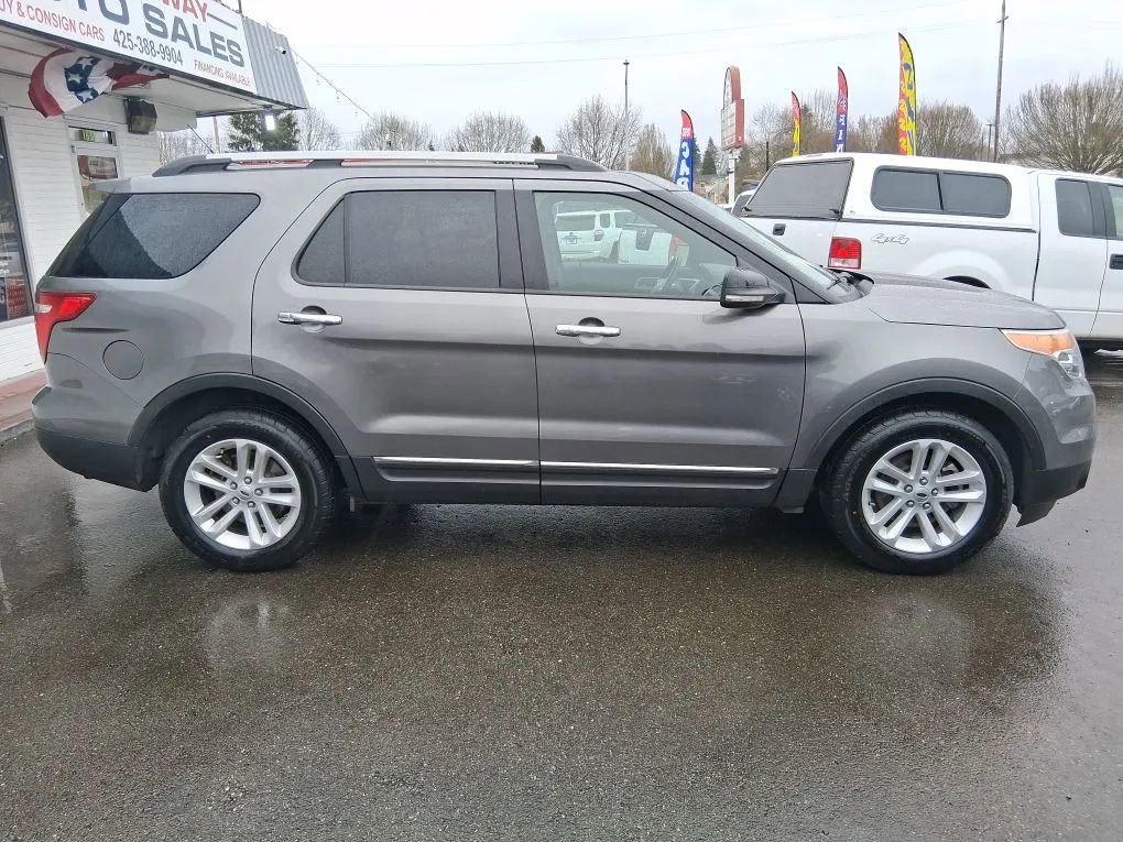Used 2012 Ford Explorer XLT FWD image 8